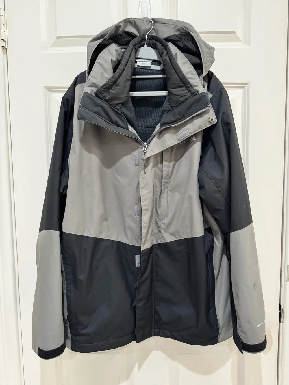 Columbia Men’s Gray/Black Waterproof Insulated Hooded Jacket Coat Omni-Tech Sz L